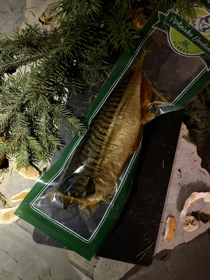 Karsti kūpināta makrele ar žāvētām aprikozēm